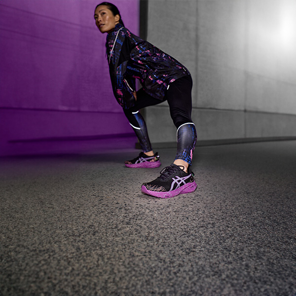 Asics Lite-Show CollectionIl piacere delle corse notturne