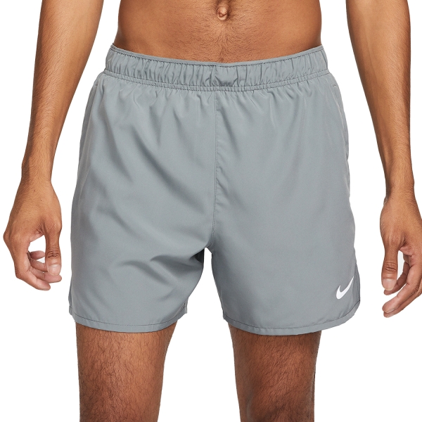 Pantalone cortos Running Hombre Nike Challenger 5in Shorts  Smoke Grey/Reflective Silver DV9363084