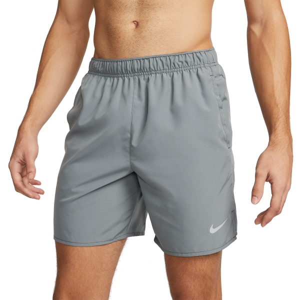Pantalone cortos Running Hombre Nike Challenger 7in Shorts  Smoke Grey/Reflective Silver DV9344084