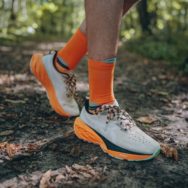 ASICS Novablast 4 TR - Nature Bathing/Fellow Yellow
