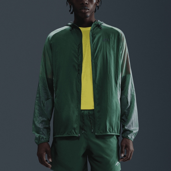 Giacche Trail Running Uomo Nike Aireez Jacket  Fir/Clay Green/Black FN4002323
