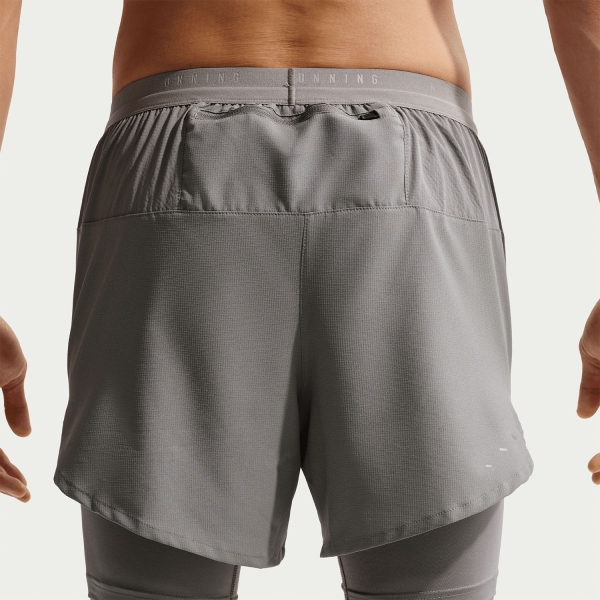 Nike Stride Hybrid 5in Shorts - Smoke Grey/Reflective Silver