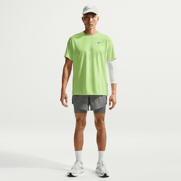 Nike Stride Hybrid 5in Shorts - Smoke Grey/Reflective Silver