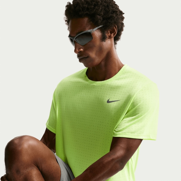 Nike Miler Breathe T-Shirt - Volt Ice/Reflective Silver