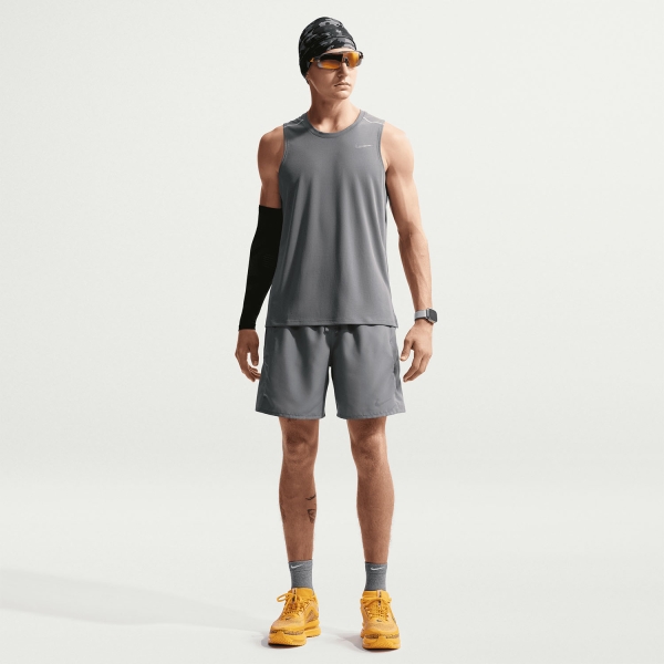 Nike Miler 7in Shorts - Smoke Grey/Reflective Silver