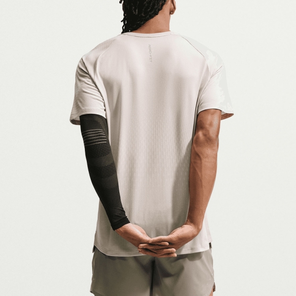 Nike Aero-FIT Stride T-Shirt - Cream II/Sail/Reflective Silver