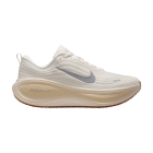 Nike Vomero Plus ESS - Sail/Metallic Silver/Coconut Milk