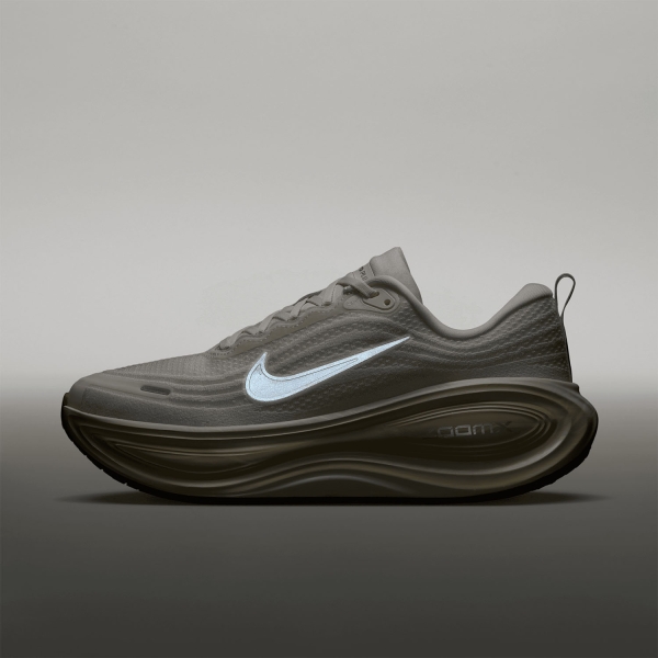 Nike Vomero Plus ESS - Sail/Metallic Silver/Coconut Milk