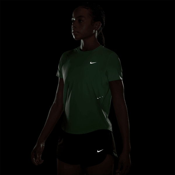 Nike Dri-FIT Swift T-Shirt - Illusion Green/Reflective Silver