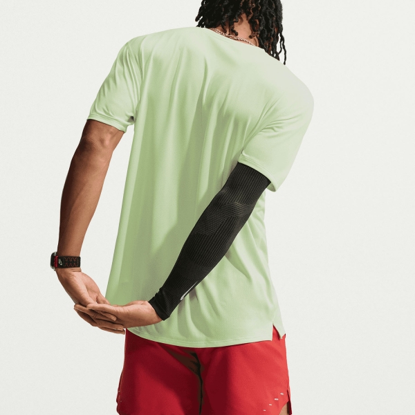Nike Dri-FIT Graphic T-Shirt - Barely Volt