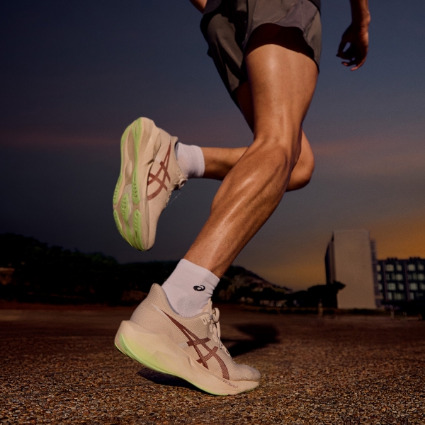 ASICS Novablast 6 - Rose Dust/Illuminate Yellow