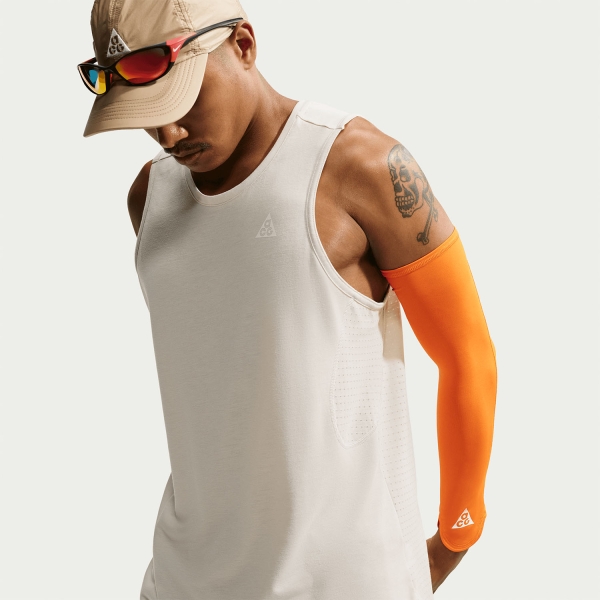 Nike ACG Solar Chase Tank - Light Orewood Brown/Summit White