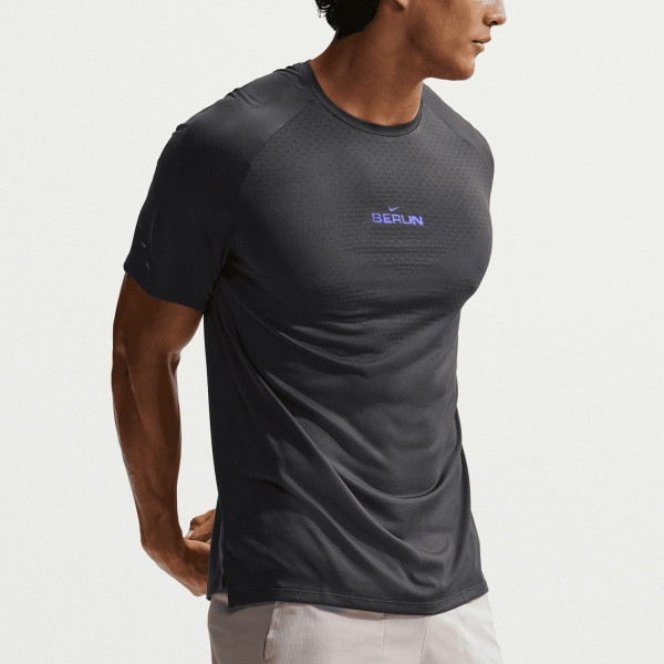 Nike City Marathon Stride Berlin TShirt  Anthracite IU3711060
