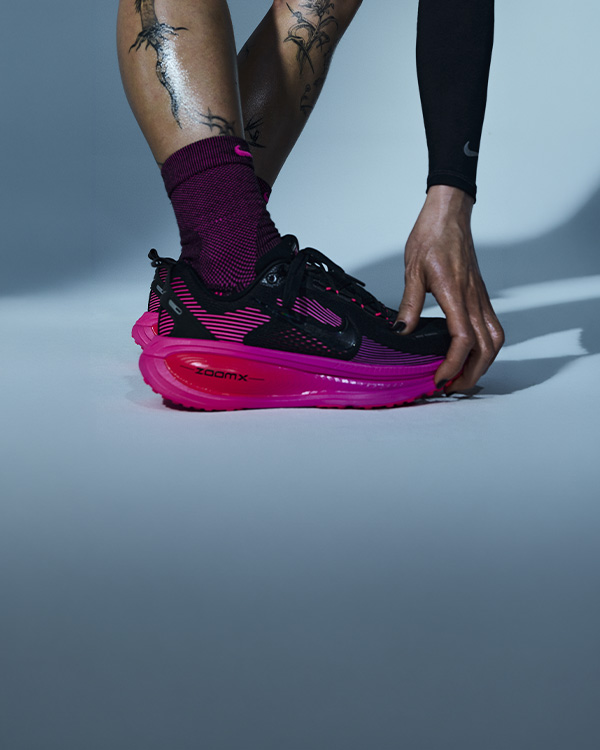 At night, space for runners
Nike After Dark Tour Collection