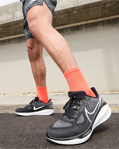 Nike Vomero 17
