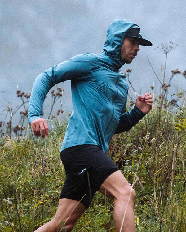Protection and comfort
Compressport Pro Jacket