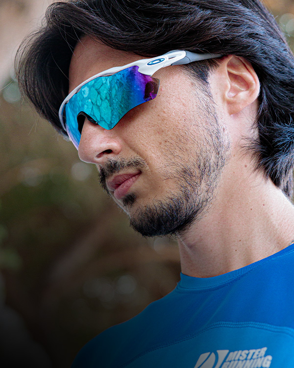 Extremely high performance
Oakley Radar EV Path